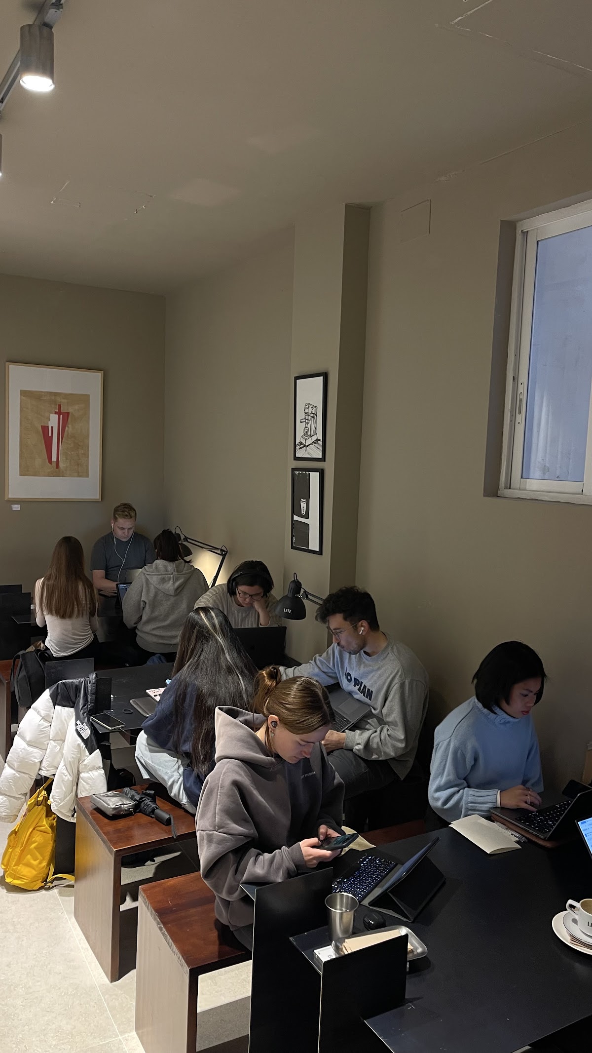 LATE. Specialty Coffee & co working