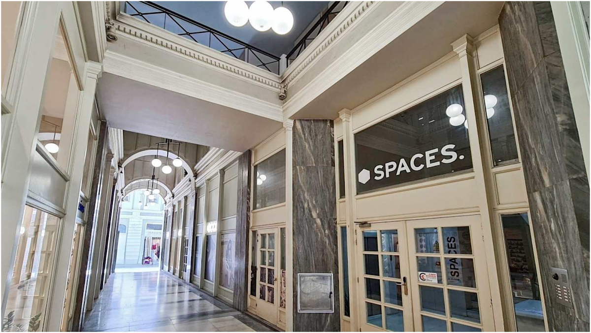 Spaces Ermou