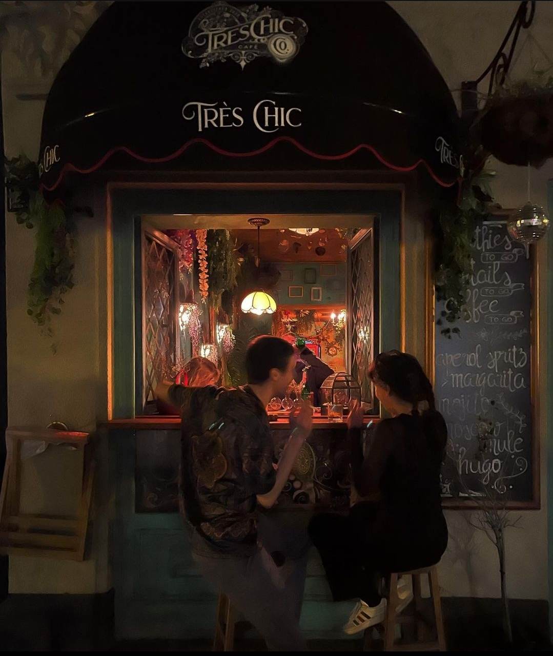 Très Chic café