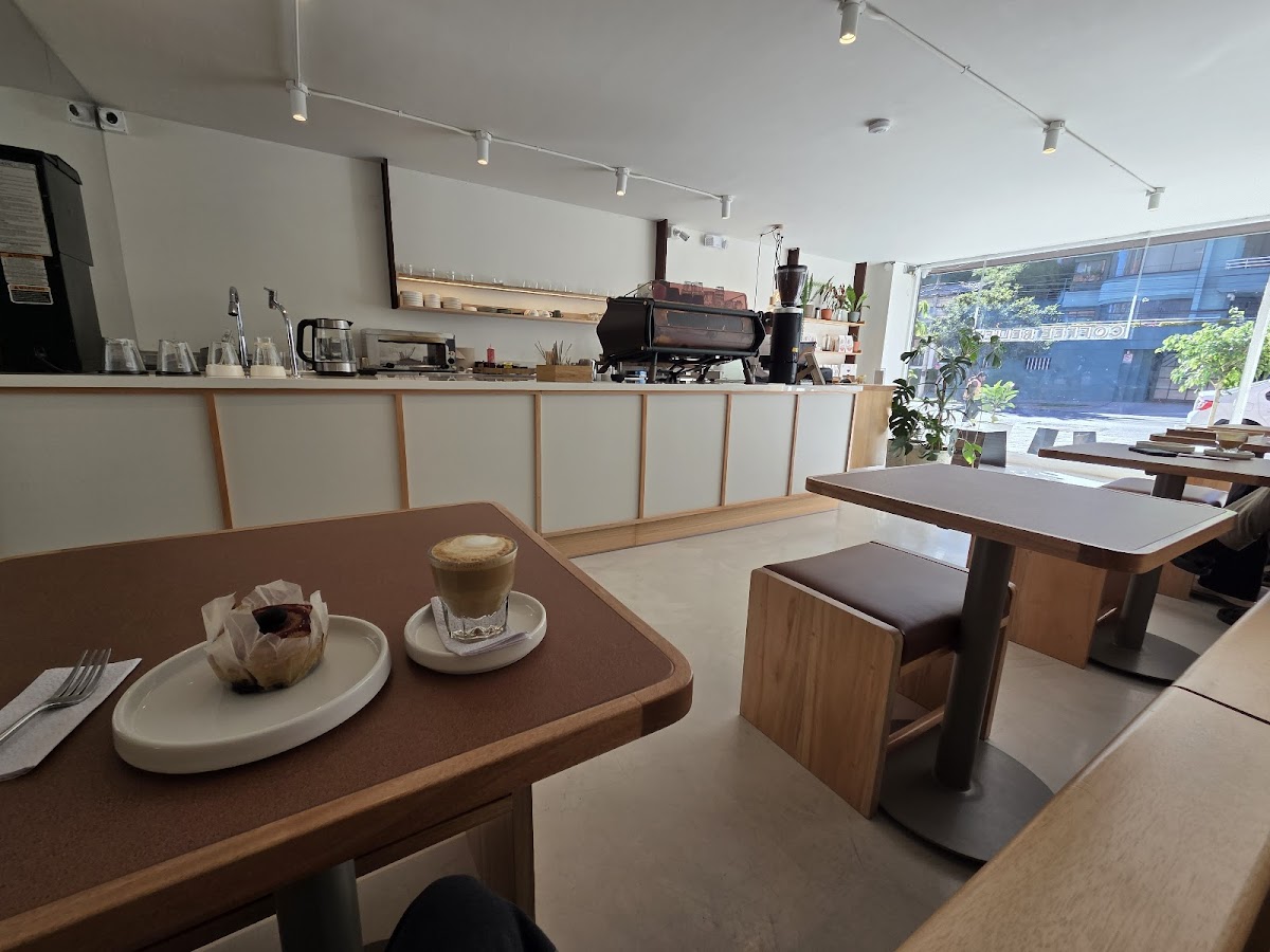 COFFEE RELIEF - Specialty Coffee Shop & Roasters - Café de especialidad — cafe in Quito