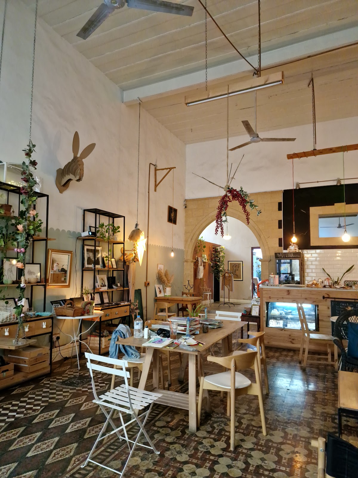 Luna Cafe Art Shop
